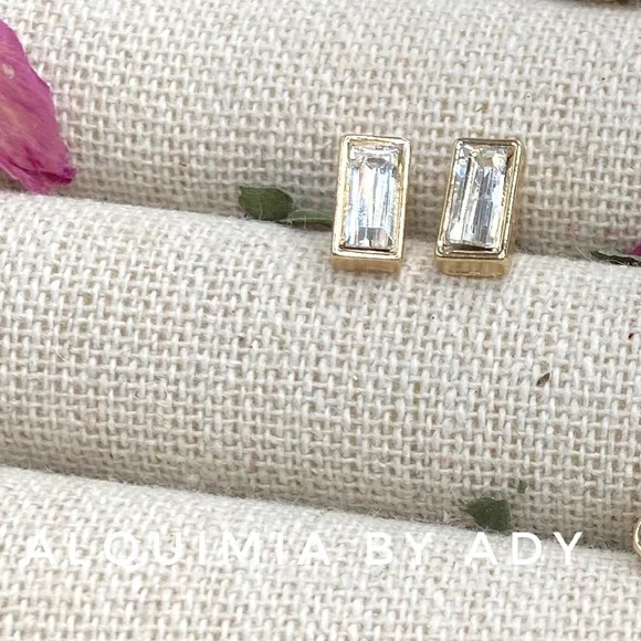 Alquimia gold 14k and cubic zirconia super dainty dainty studs earrings - Picture 1 of 1